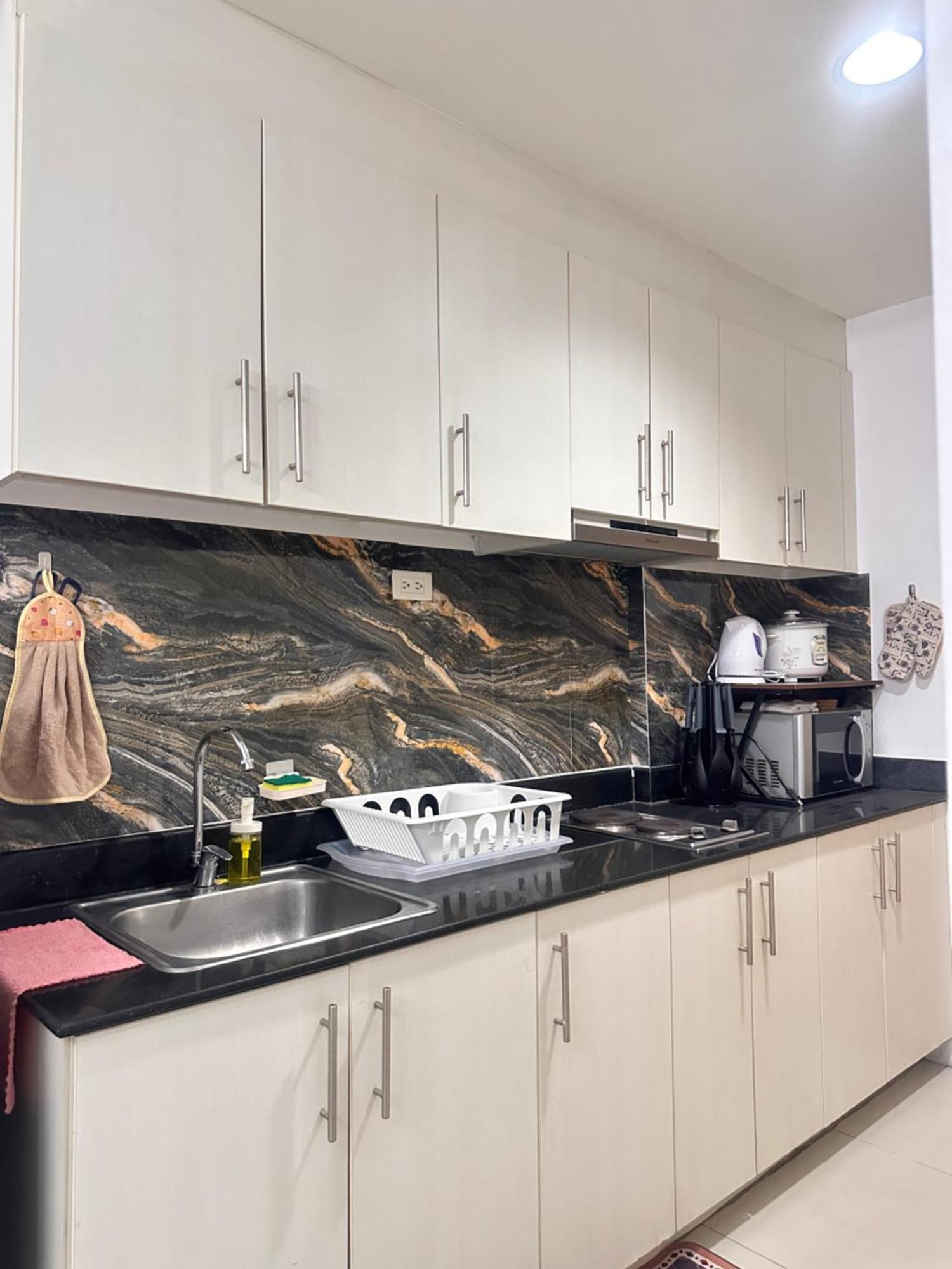 Apartment 1bedroom With Balcony Facing Moa Manila